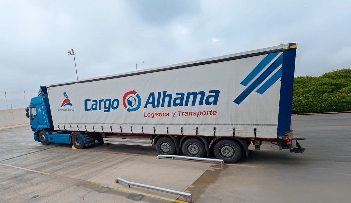 Camión azul de transporte Cargo Alhama